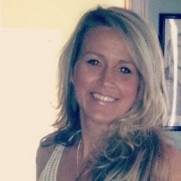 Meet your Posher, Christy - Picture 1 of 1